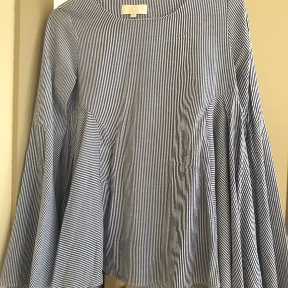 Striped bell sleeve top - Picture 5 of 6